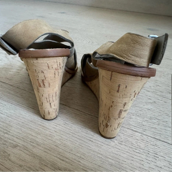 Dolce Vita leather strappy, wedge, sandals size 6.5 - Picture 3 of 6